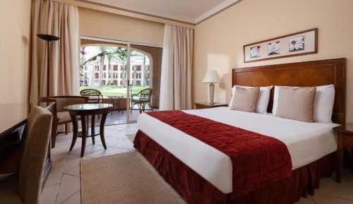 Superior, Queen or Twin Bed, Pool View