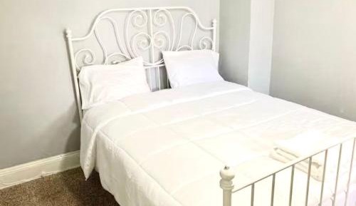 Queen Room with Shared Bathroom
