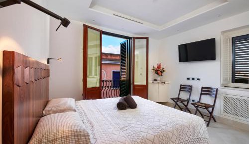 King Room with Balcony