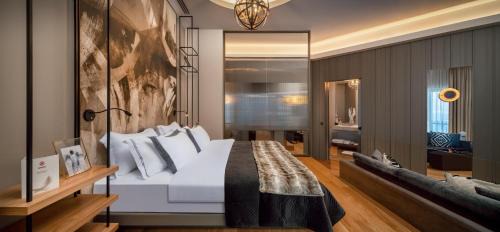 Ocean Suite with Swimming Pool Access