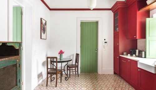 Deluxe King Suite