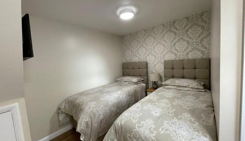 Twin Room with Private Bathroom