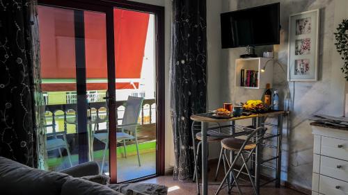 One-Bedroom Apartment with Balcony (2 Adults)