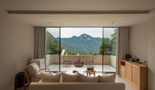 King Room with Mountain View