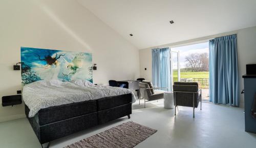Studio with Garden View