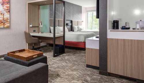 Suite, 2 Queen, Trundle bed