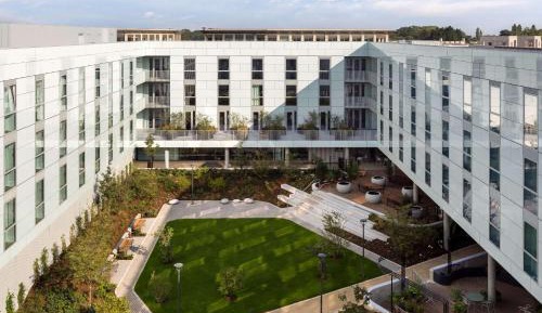 King Room with Courtyard View