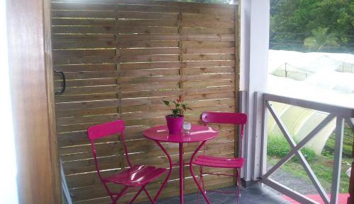 Two-Bedroom Apartment with Sea and Mountain Views