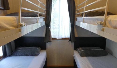 Deluxe Riverview Cabin 6 berth