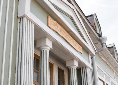 Single Room with Shared Shower and Toilet