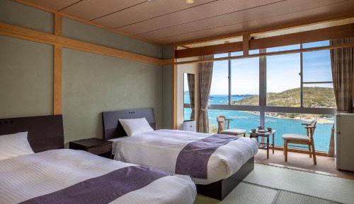 Standard Twin Room with Sea View