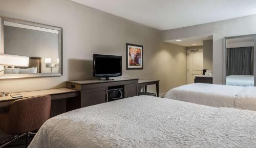 Room with Two Queen Beds - Non-Smoking