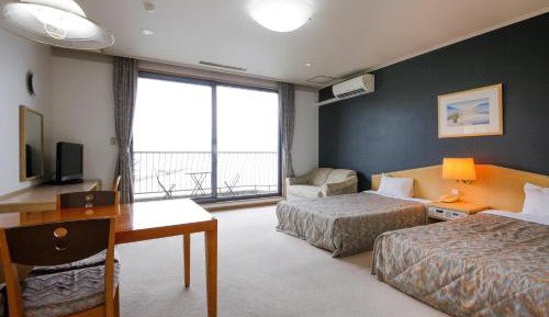 Standard Twin Room with Sea View