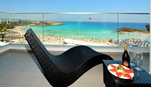 Deluxe Suite with Sea View