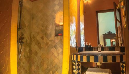 Executive Room - Ambre (2 Single Beds or 1 King Bed)