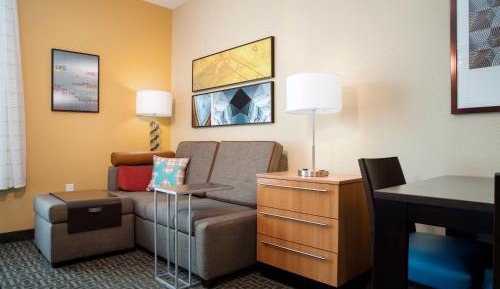 Studio Queen Suite with Two Queen Beds and Sofa Bed - Mobility Accessible with Tub