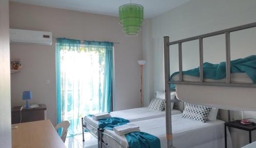 Quadruple Room with Private External Bathroom