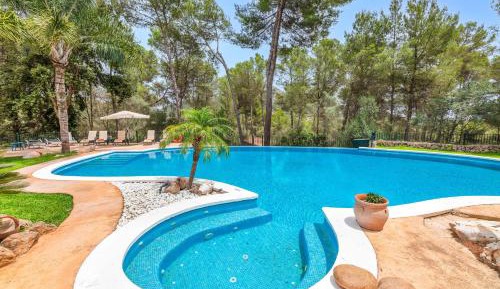 Villa with Garden View