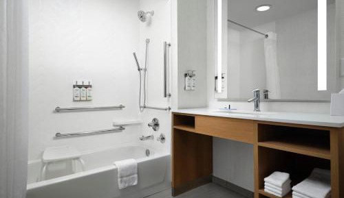 Standard Queen Room with Two Queen Beds - Mobility Accessible