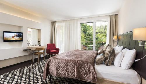 Deluxe Double or Twin Room with Balcony