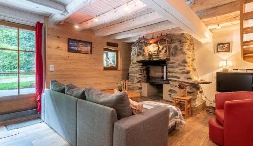 Holiday Home (7 Adults)