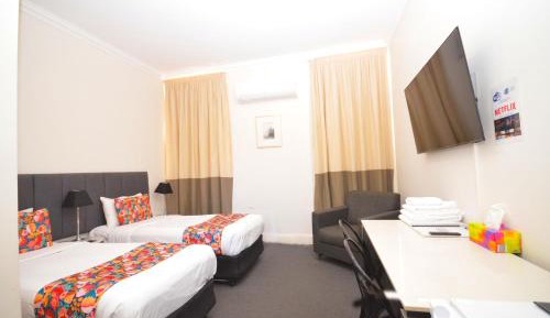 Twin Room with En Suite