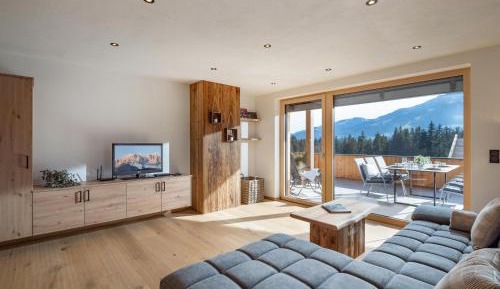 Two-Bedroom Apartment with Shower 