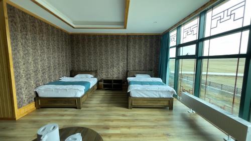 Deluxe Queen Room with Two Queen Beds