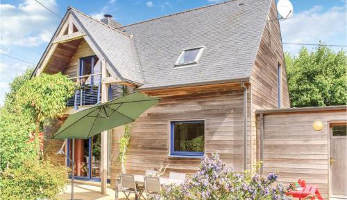 Three-Bedroom Holiday Home 