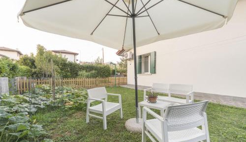 Apartment with Garden View