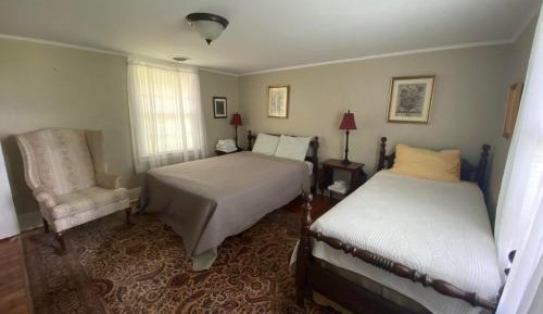Kershaw Guest House Room