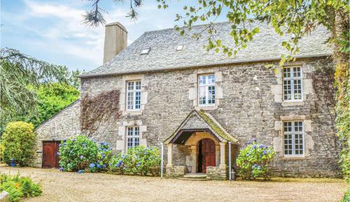 Five-Bedroom Holiday Home