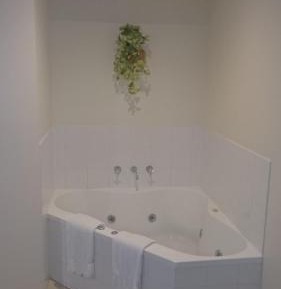 Executive King Room with Spa Bath