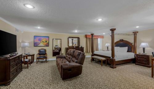 King Suite with Sofa Bed and Whirlpool