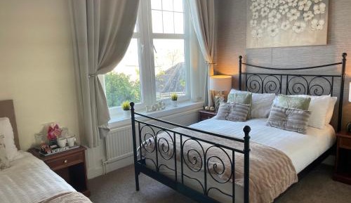 Double or Twin Room with Private External Bathroom