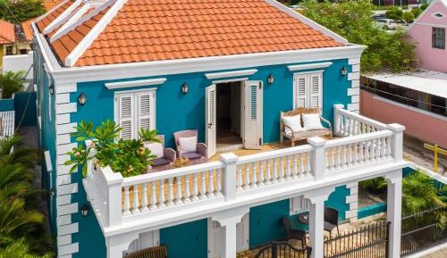  Deluxe 2-bedroom Apartment with Private Plunge Pool top floor