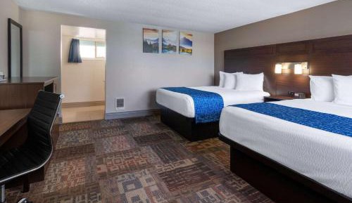 Deluxe Queen Room with Two Queen Beds