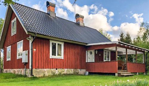 Two-Bedroom Holiday Home
