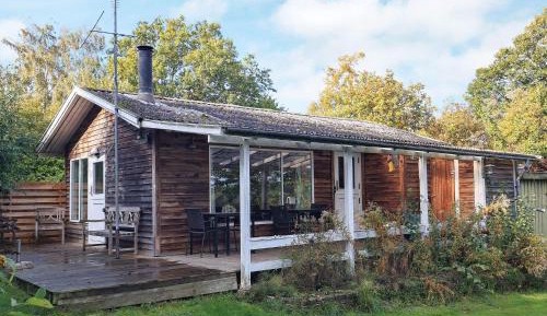 One-Bedroom Holiday Home