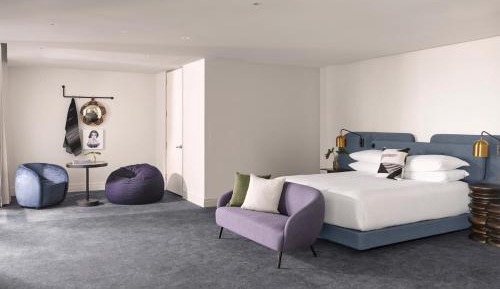 Skyline Loft Junior King Suite with Two Balconies and City View