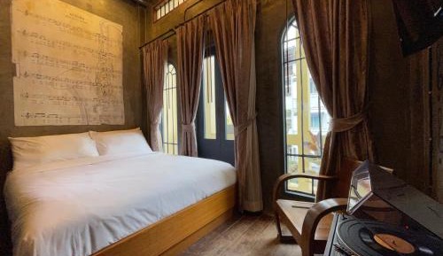 King Suite with Balcony