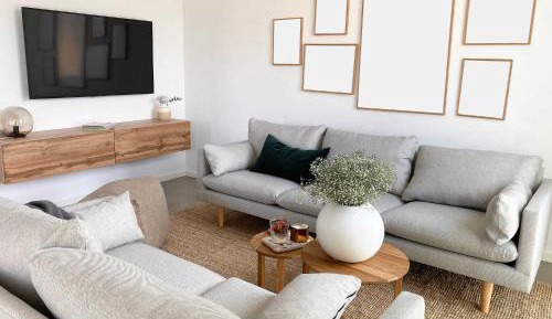 Three-Bedroom Apartment with Balcony