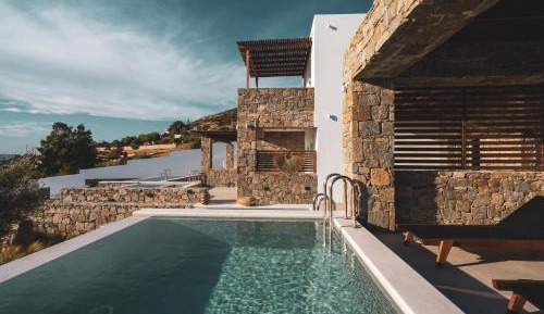 Deluxe Suite with Private Pool and Sea View