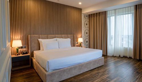 Large Double Room with Bathtub