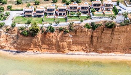 Three-Bedroom Villa with Private Pool and Sea View