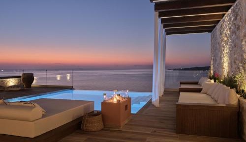 Deluxe Panorama Suite with Private Infinity Pool and Grande Terrace