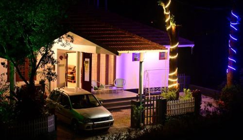 Deluxe Double Room (2 Adults + 1 Child)