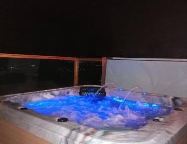 Deluxe Suite with Spa Bath