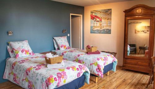 Deluxe Double Room with Shower