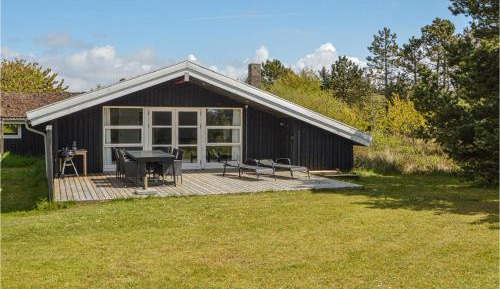Three-Bedroom Holiday Home 